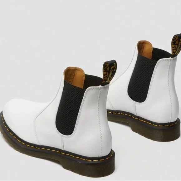 Dr. Martens White Smooth Leather Chelsea Boots unisex ladies size 9 Men 8 NWOB - Picture 3 of 11